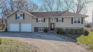27225 S Brickplant Rd, Harrisonville, MO 64701
