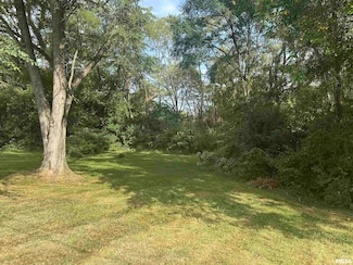 601 May St, Le Claire, IA 52753