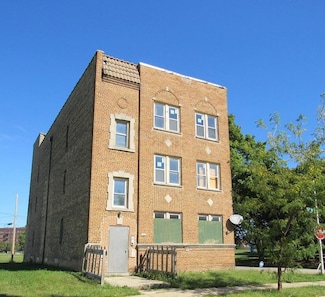 1902 W Brown St, Milwaukee, WI 53205