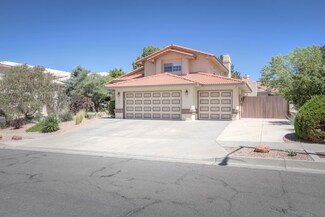 8823 Greenarbor Rd NE, Albuquerque, NM 87122