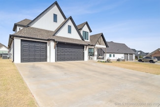 3030 N Dogwood Dr, Catoosa, OK 74015