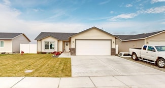 907 E Cascade St, Othello, WA 99344