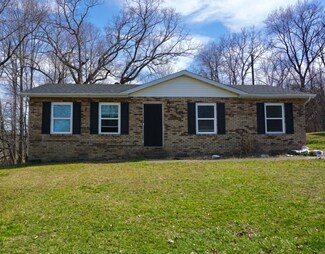 8022 Rosewood Dr, Ashland, KY 41102