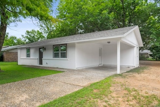 1207 Oakdale St, Lonoke, AR 72086