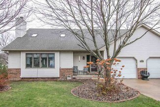 2905 Maple Run Dr, Madison, WI 53719