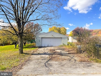 161 Pepple Rd, East Freedom, PA 16637