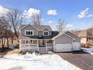 4939 Credit River Dr, Savage, MN 55378