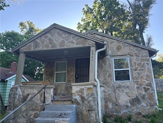 6941 Spruce Ave, Kansas City, MO 64132
