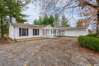 2398 Country Club Rd, Carbondale, IL 62901
