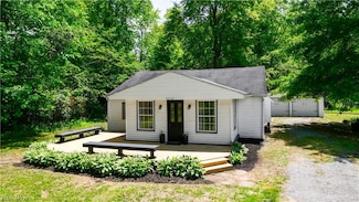 4261 Nelson Mosier Rd, Leavittsburg, OH 44430