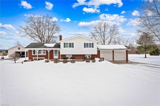 2144 W Garfield Rd, Columbiana, OH 44408