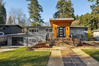 6232 NE 154th St, Kenmore, WA 98028