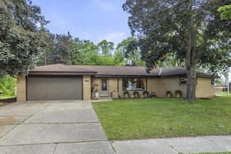 235 Ellsworth Place, Waukesha, WI 53186