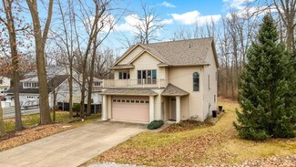 5971 E George St, Syracuse, IN 46567