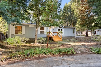 479 Addison Ln, Cave Junction, OR 97523