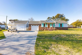 472 Cape Lookout Dr, Harkers Island, NC 28531