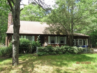 22 Pinehurst Dr, Buzzards Bay, MA 02532