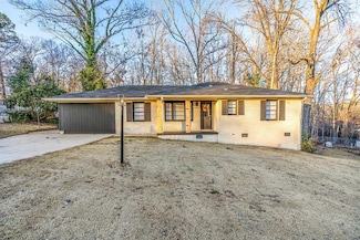 203 Beechwood Cir, Greenwood, SC 29646