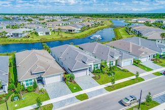 10025 Driftwood Way, Palm Beach Gardens, FL 33412