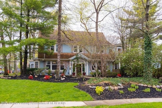620 Ardson Rd, East Lansing, MI 48823