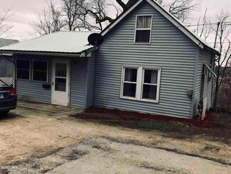 1201 Bench St, Savanna, IL 61074