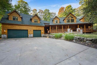 1222 Walkabout Ln, Harbor Springs, MI 49740