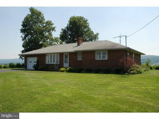320 Big Spring Rd, Robesonia, PA 19551