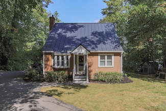 111 Shore Dr, Henniker, NH 03242
