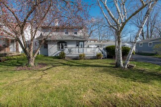 408 E Willow Dr, Round Lake Park, IL 60073