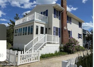 12 E Beardsley Ave, Beach Haven, NJ 08008
