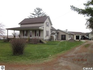 652 N Mcclelland Rd, Ithaca, MI 48847