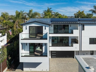 166 Cherry Ave, Carlsbad, CA 92008