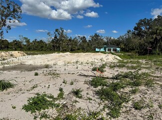 194 Cayuga St, Port Charlotte, FL 33954