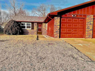 3710 Brush Creek Dr, Lawrence, KS 66047