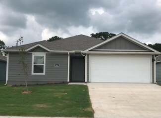 8417 Oxford Valley Dr, Little Rock, AR 72103
