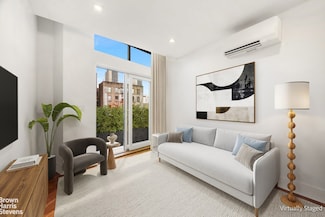 553 W 182nd St Unit 3F, New York, NY 10033