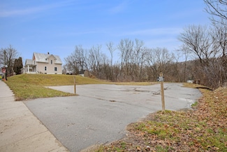 524 W Lincoln Ave, Ionia, MI 48846