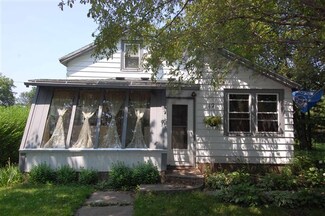 337 W Madison St, Spring Green, WI 53588