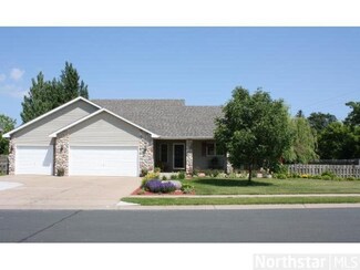 11116 Ridge Point Blvd, Chisago City, MN 55013