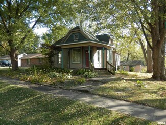 502 E 1st St, Maquon, IL 61458