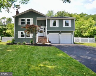 52 Misty Morn Ln, Ewing, NJ 08638