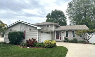 9125 Southmoor Ave, Highland, IN 46322