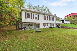 1003 W Stuart Dr, Galax, VA 24333