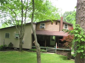 1106 Westlook Ln, Mount Pleasant, PA 15666