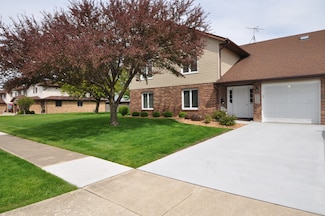 815 Meadow Ridge Ln Unit 2, New Lenox, IL 60451