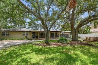 563 Madeira Ave, Tampa, FL 33606