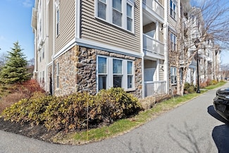 110 Trotter Rd Unit 2101, South Weymouth, MA 02190
