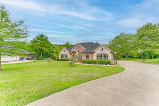 1411 Red Oak Cir, Farmersville, TX 75442