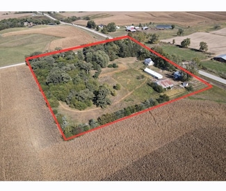 2009 G Ave, Marengo, IA 52301