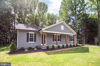 4 Pine Harbour Dr, Mineral, VA 23117